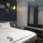 Reddoorz Premium Cloud 9 An Nhon Hotel